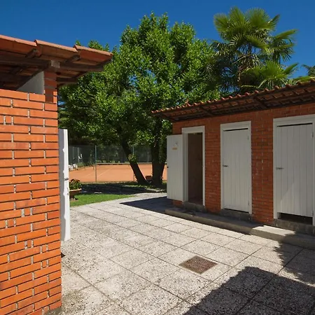 Apartamento Sleeps 5 Pool