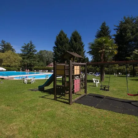 Sleeps 5 Pool Appartement