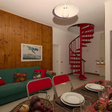 Sleeps 5 Pool Appartement
